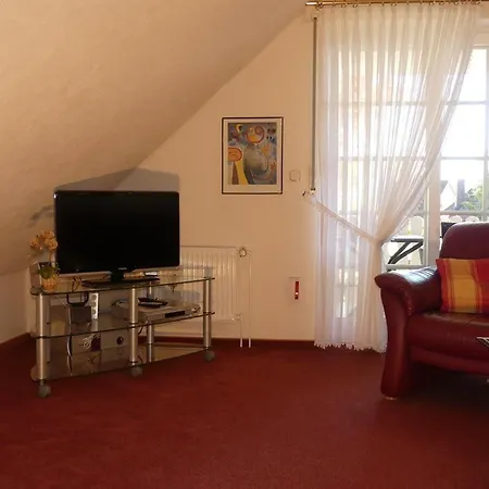 Ewigleben, Gartenstrasse